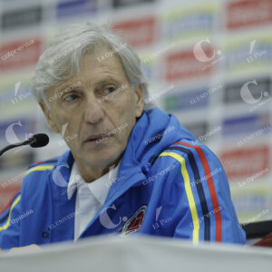 Rueda de prensa de José Néstor Pékerman