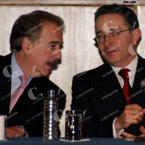 Álvaro Uribe Vélez y Andrés Pastrana