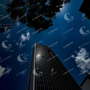 Edificio a contra luz